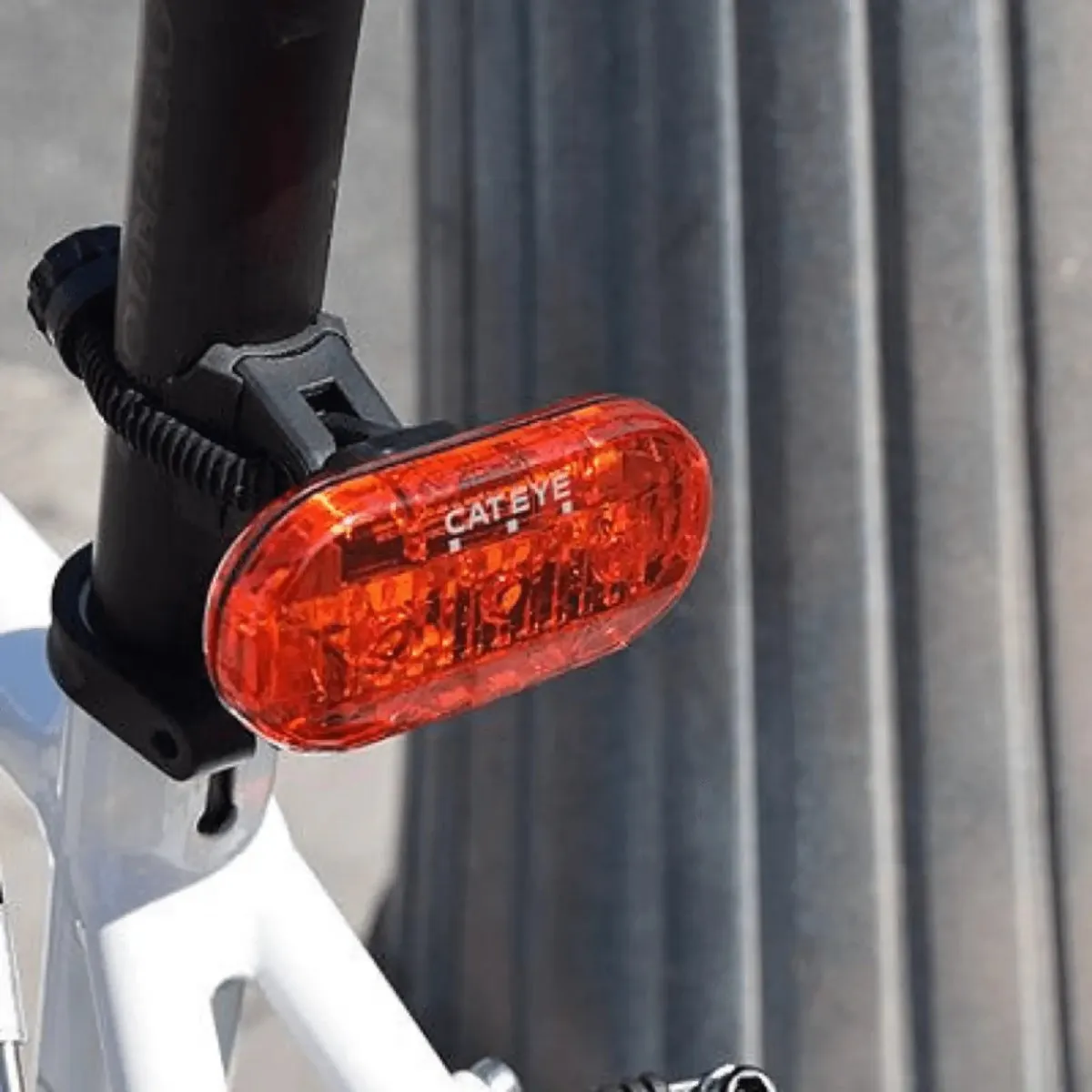 Cateye Omni 3 TL-LD135-R Tail Light