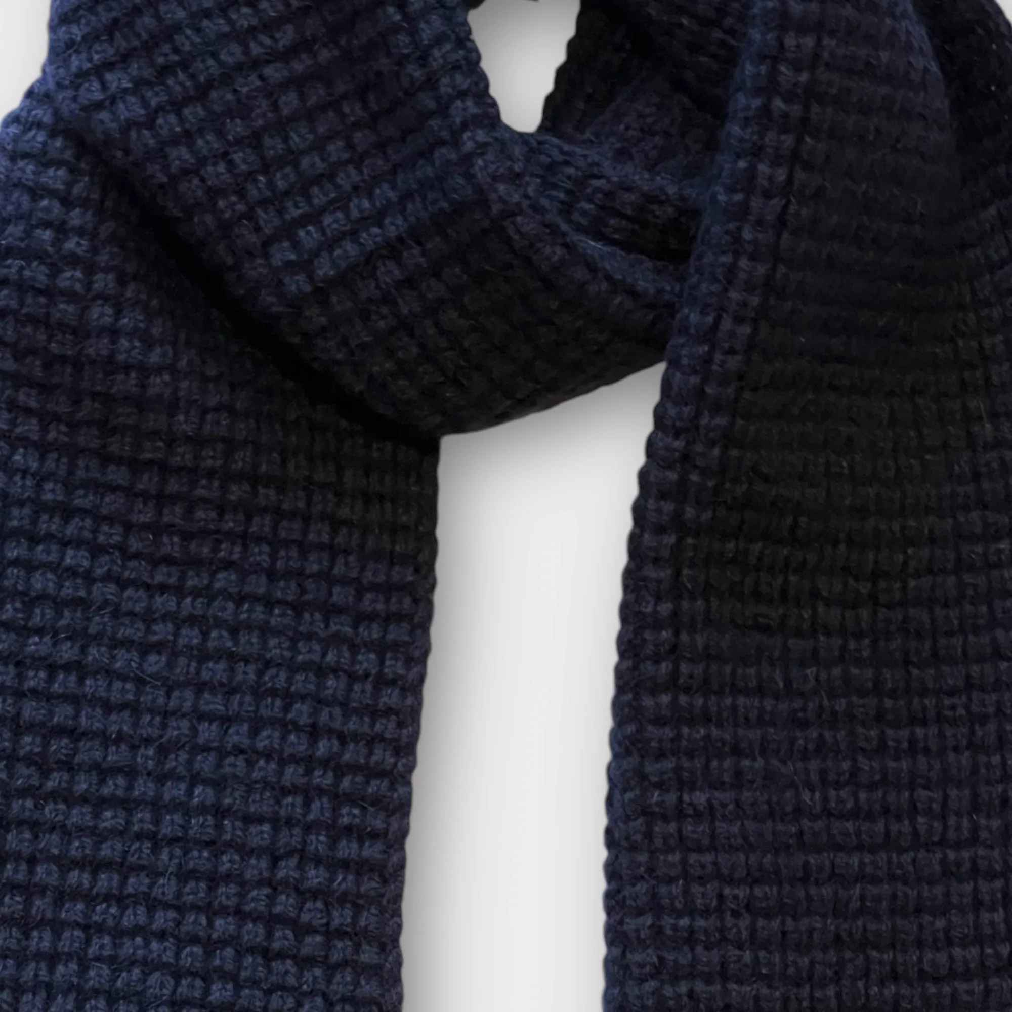 Mackie Oban Pineapple Stitch Scarf Navy