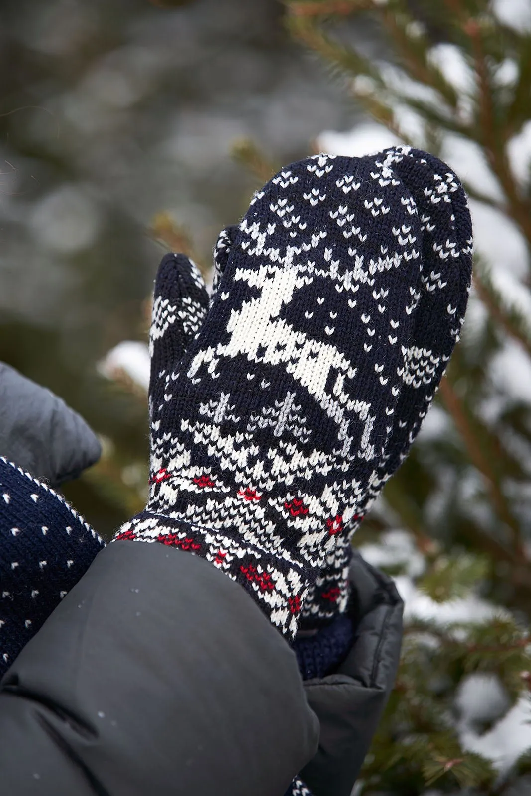 Reindeer mittens