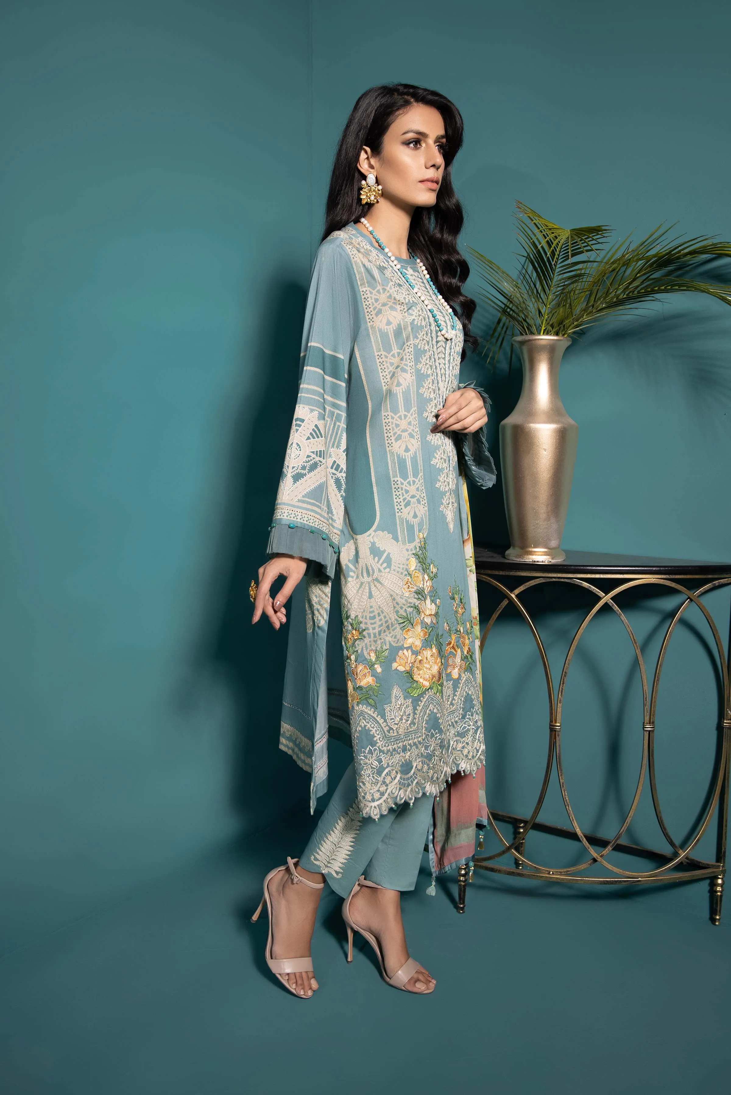 Sapphire Lawn Collection 2021 – Signature Series · Lima