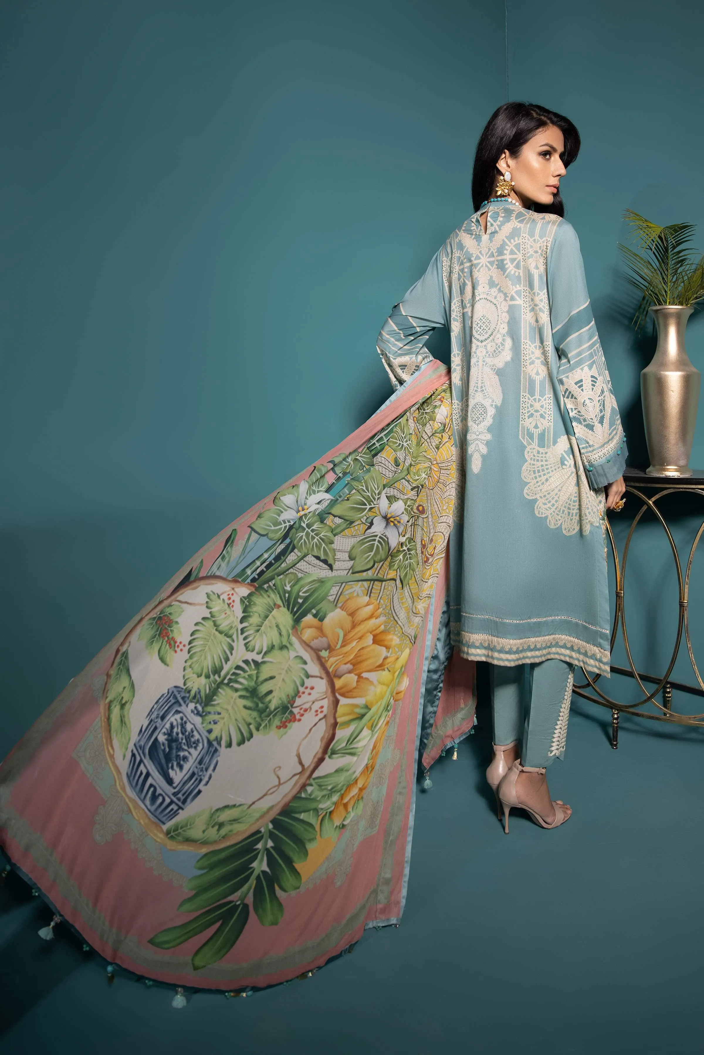 Sapphire Lawn Collection 2021 – Signature Series · Lima