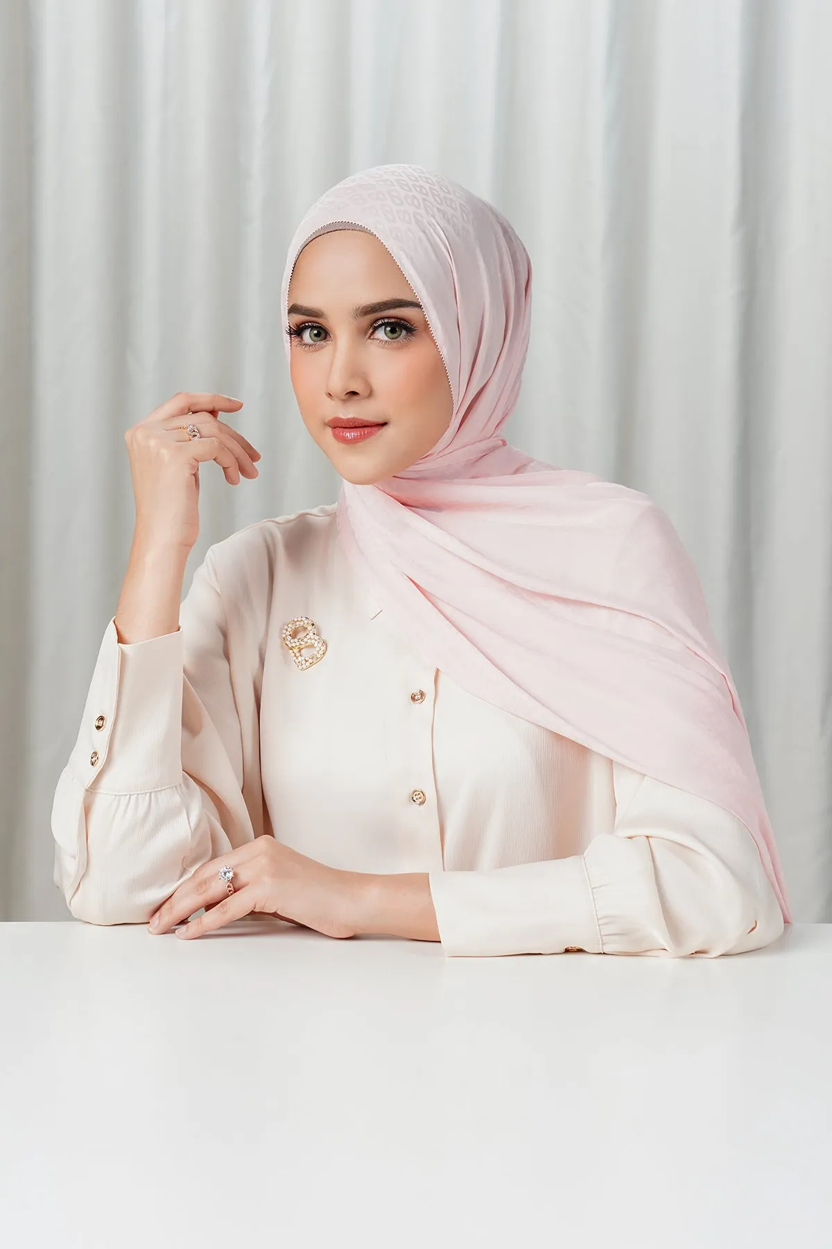 Tapis Satin Jacquard Shawl - Peachskin