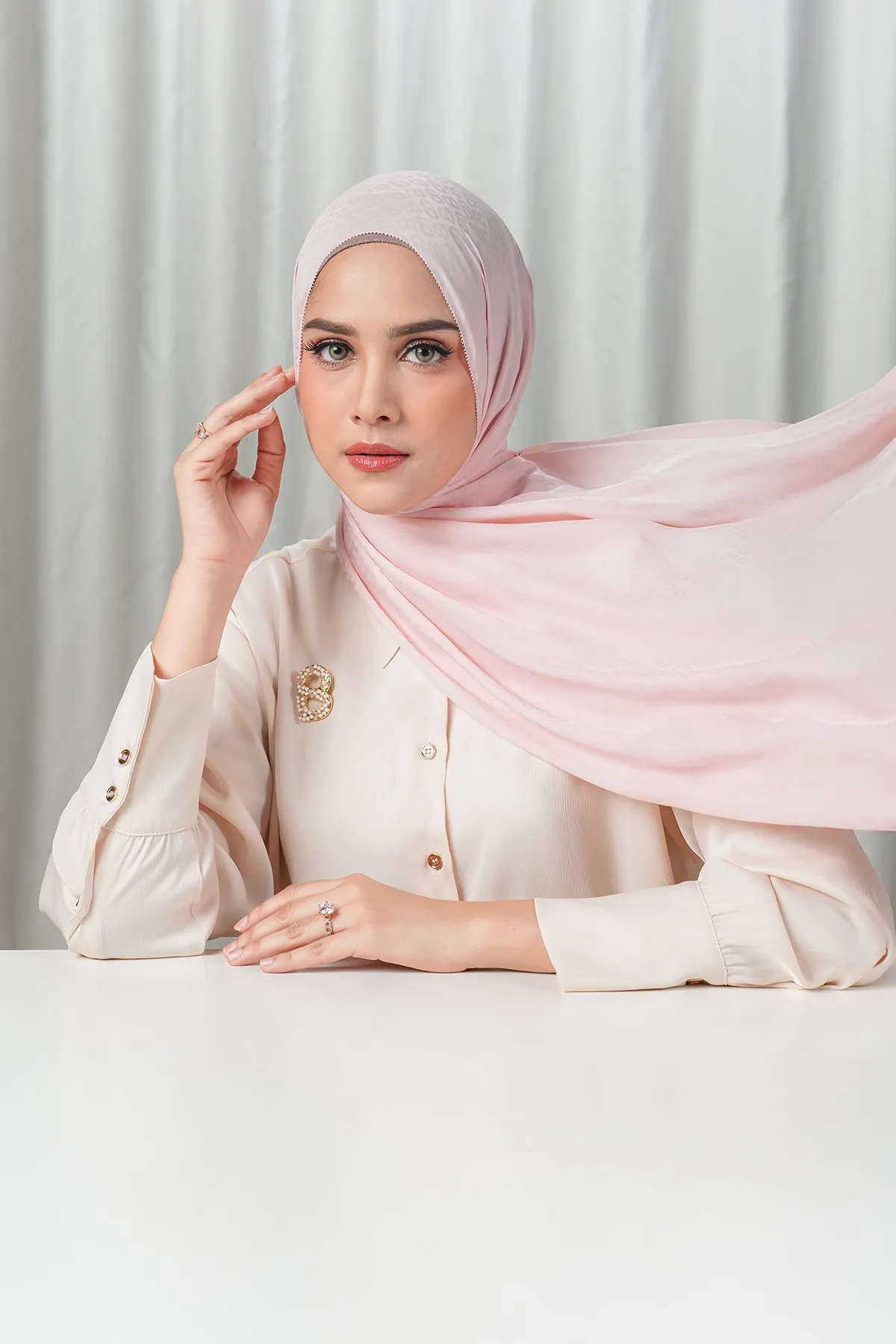 Tapis Satin Jacquard Shawl - Peachskin