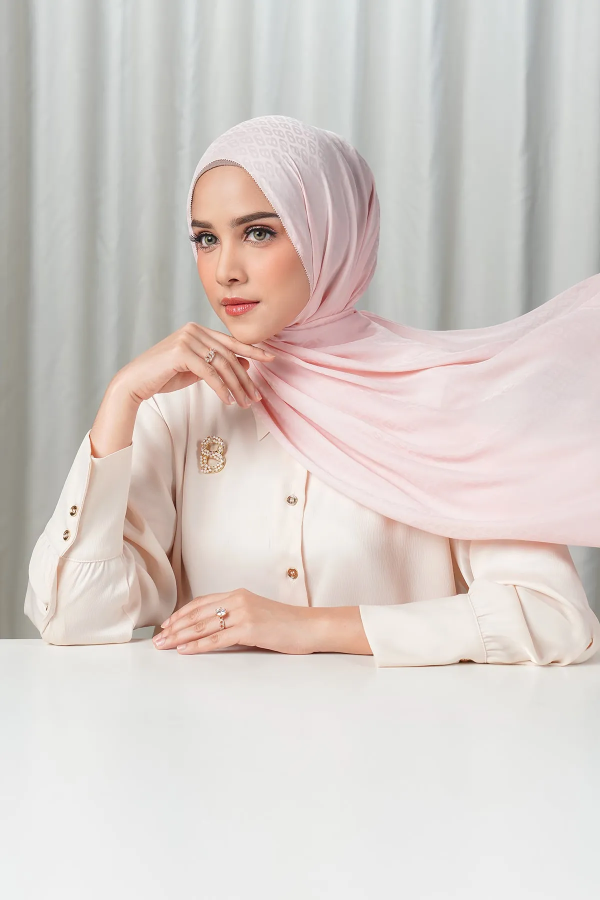 Tapis Satin Jacquard Shawl - Peachskin